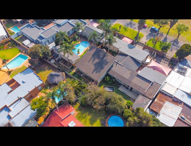 6 BEDROOM FREEHOLD FOR SALE IN SUNWARD PARK